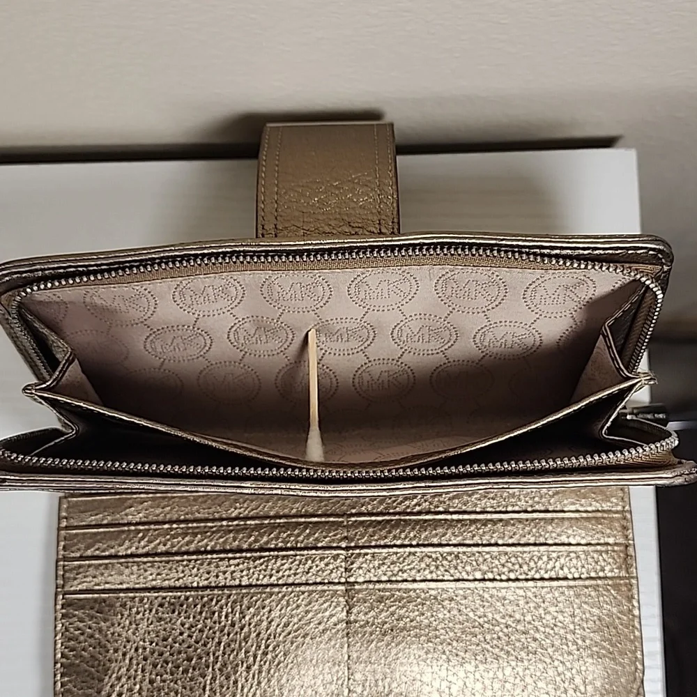Michael Kors Gold Wallet With Buckle